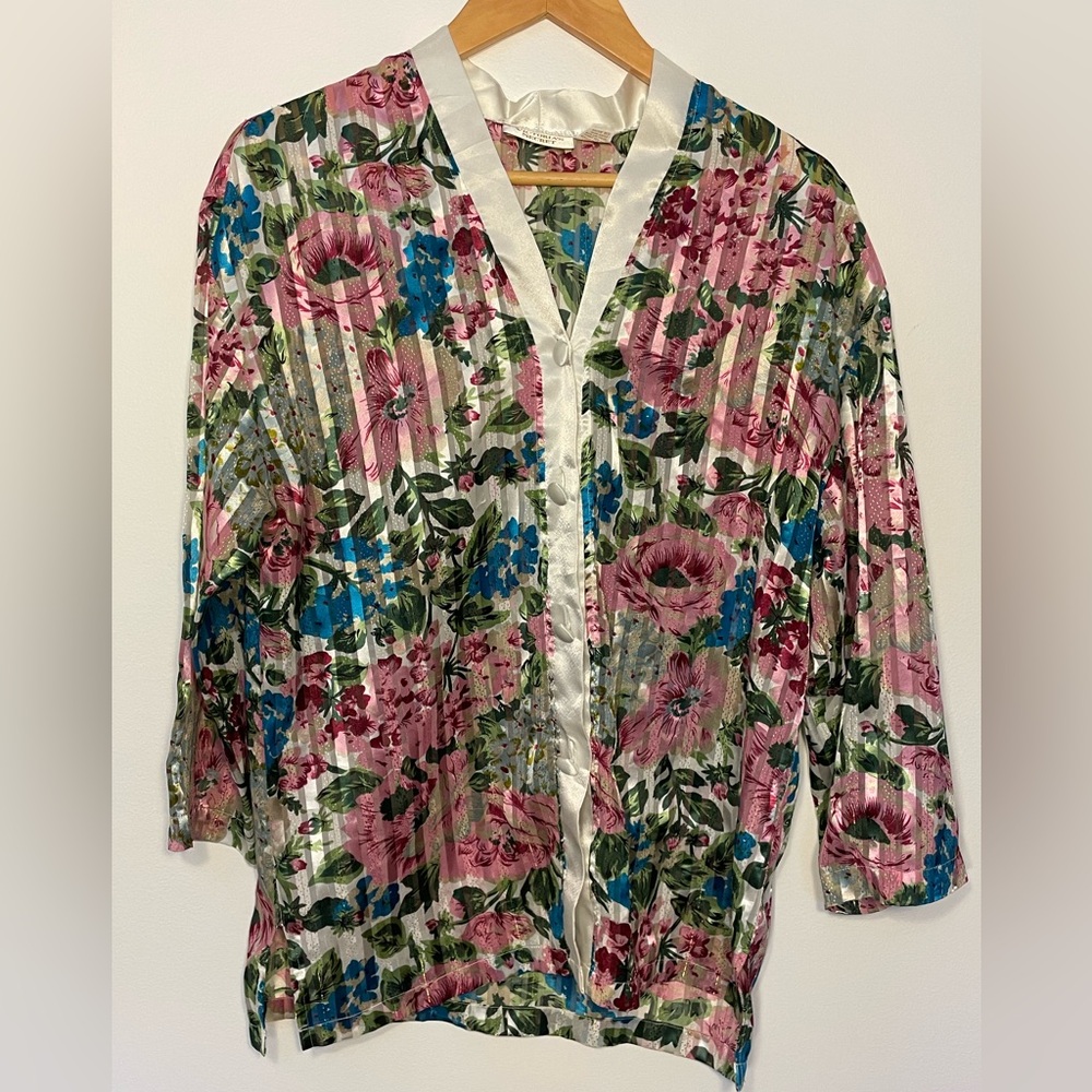 Victoria’s Secret Gold Label Relaxed Fit Semi Sheer Floral Pajama Top Small